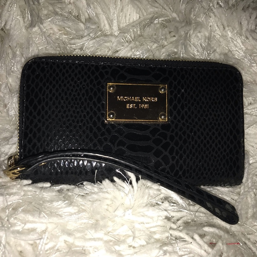 Michael Kors wristlet